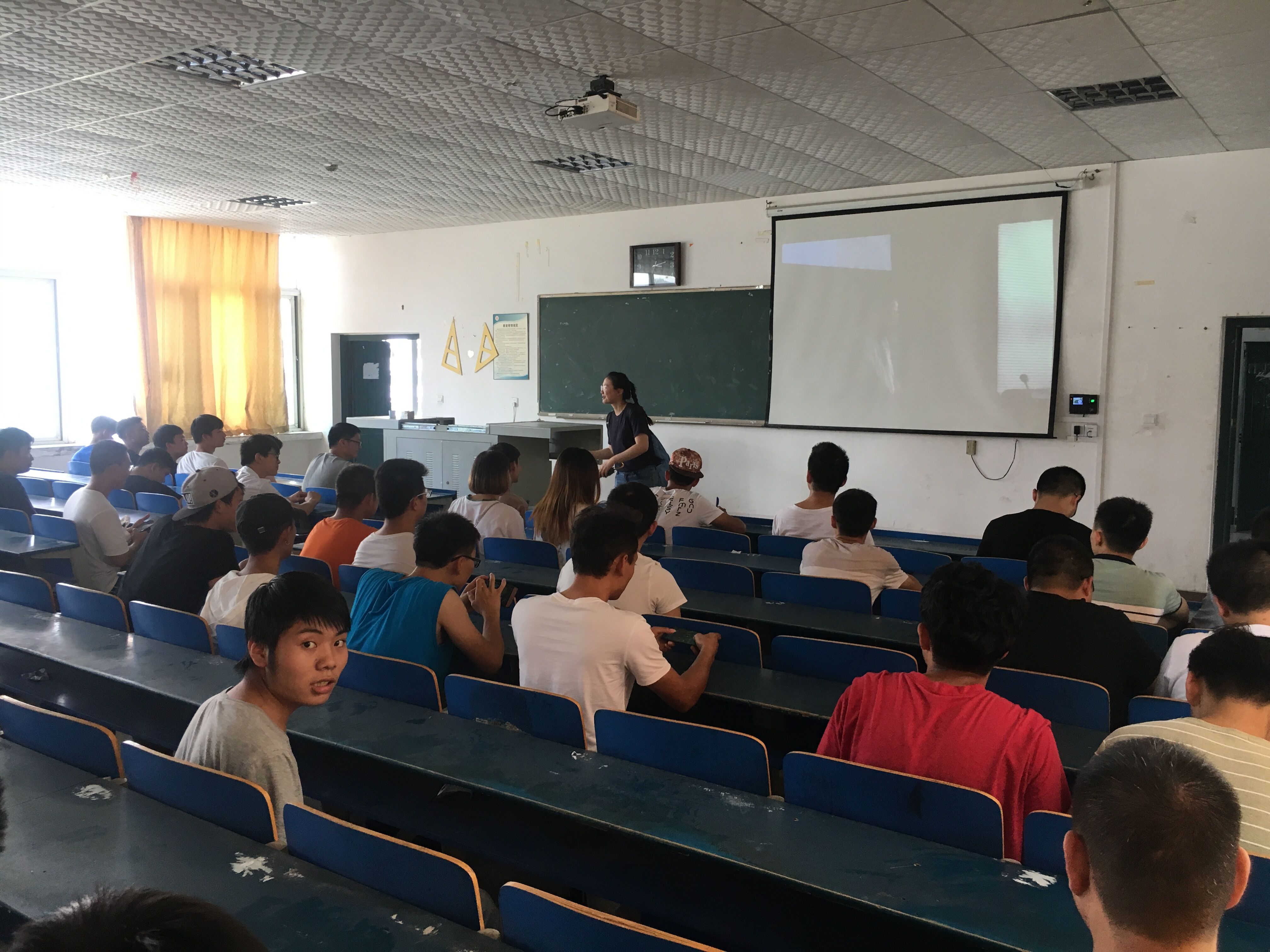 开学第一课2 2018.9.6.jpg