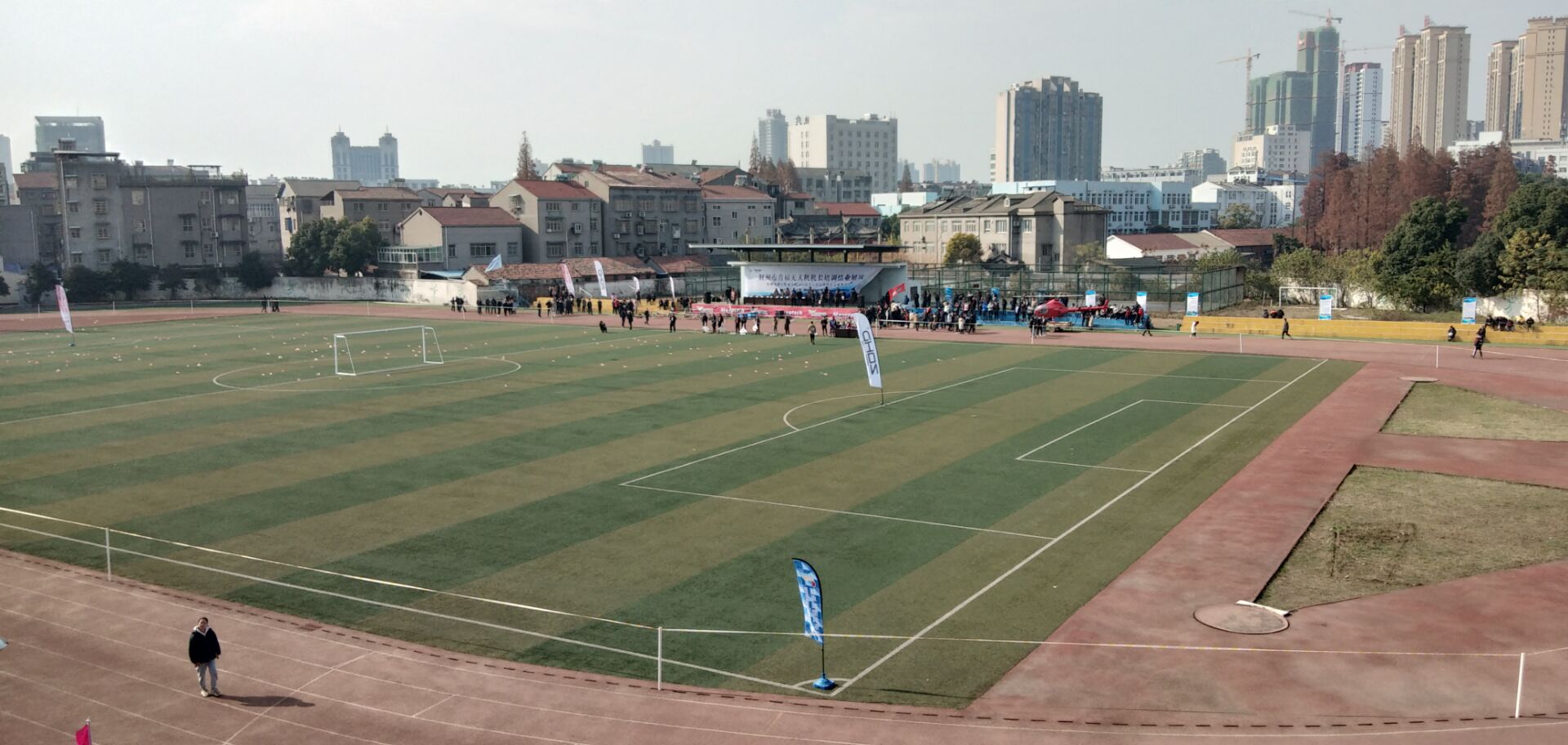 场外1.jpg