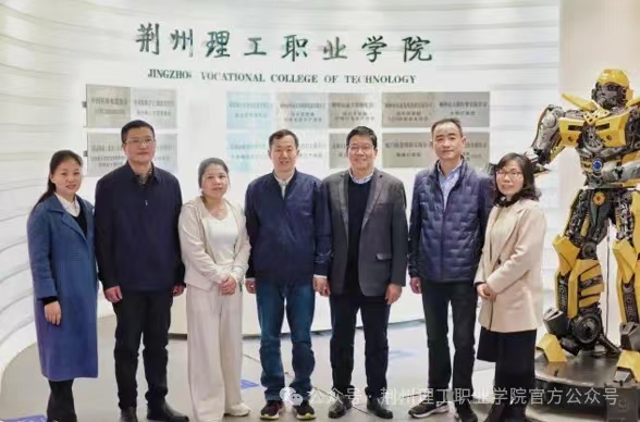 省市教育行政主管部门调研学校内涵建设