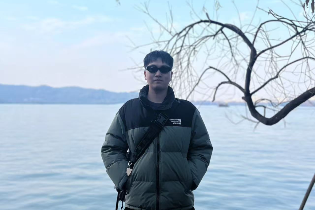 i9454-胡永阳-个人照片.png